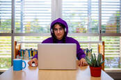 Teen installs Linux on laptop