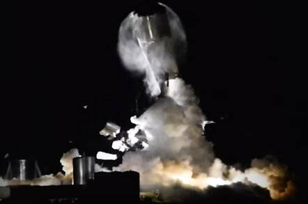 A still from a NASA Spaceflight video of the Starship SN1 prototype exploding