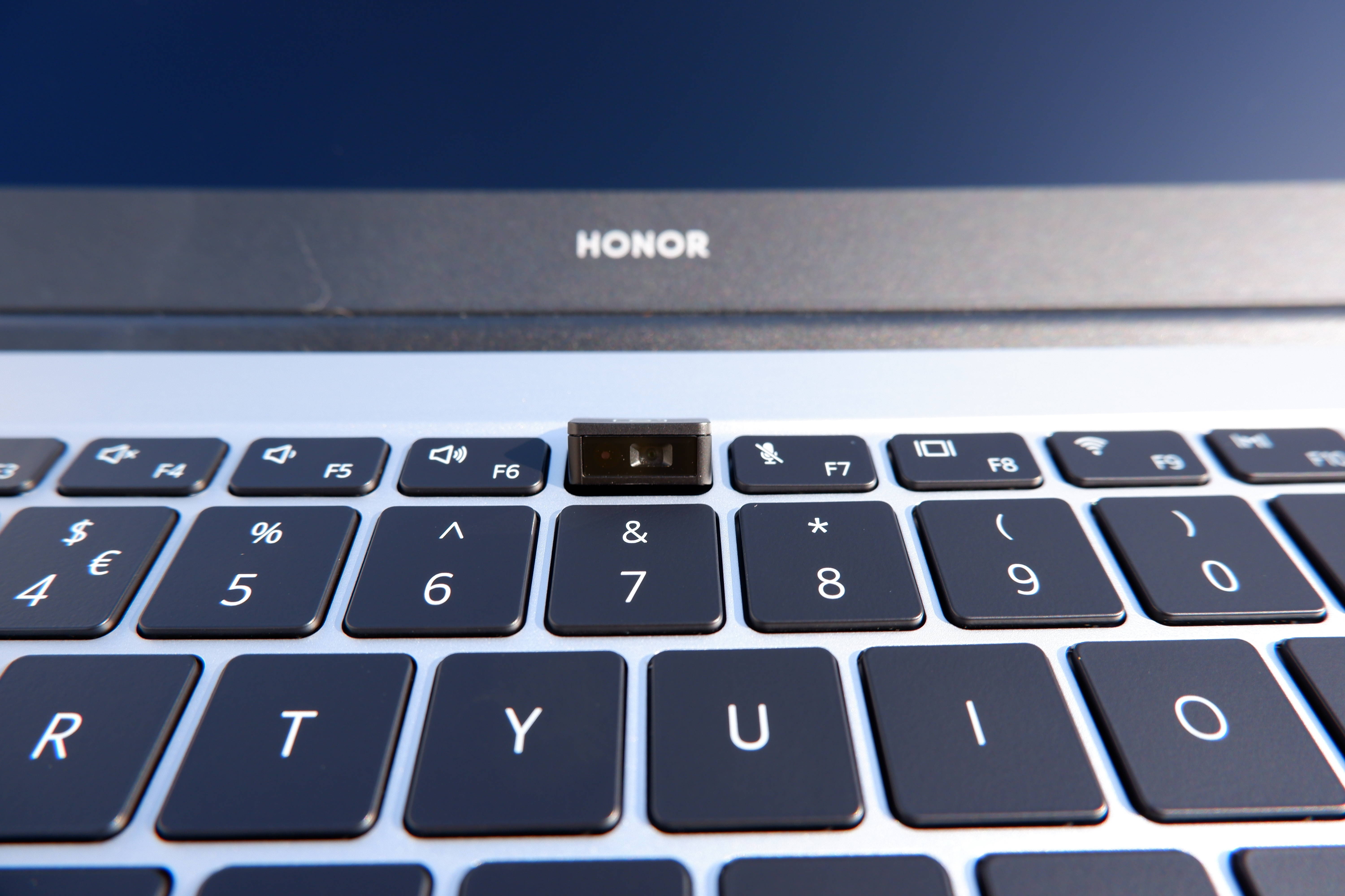 Honor MagicBook 14: Nice keyboard and ports aplenty – but with a webcam  forever fixed on all of your chins • The Register