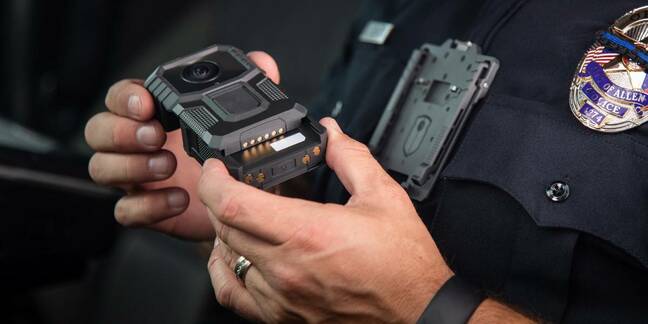 Motorola v300 body-worn camera with removable battery