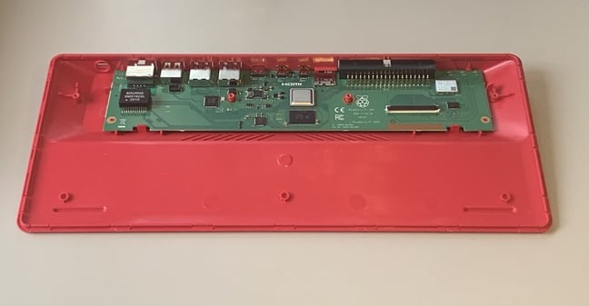 Richard Speed takes the Raspberry Pi 400 apart