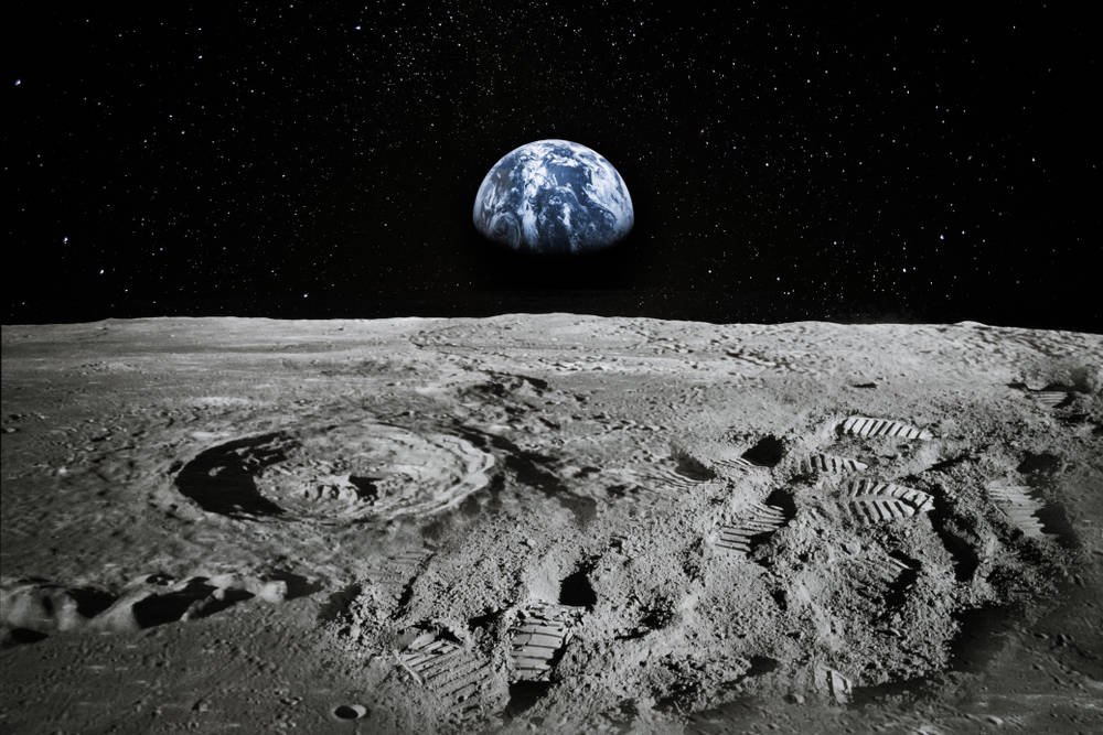 An analysis of Australian sedimentary rock has helped to show the Moon was about 60,000km closer to the Earth 2.46 billion years ago than it is now. T