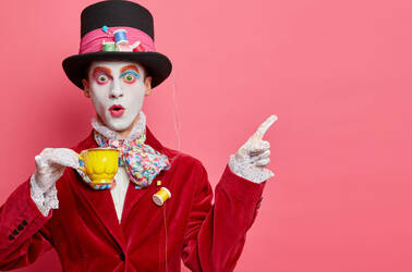 mad hatter cosplay, person who think s they are unique