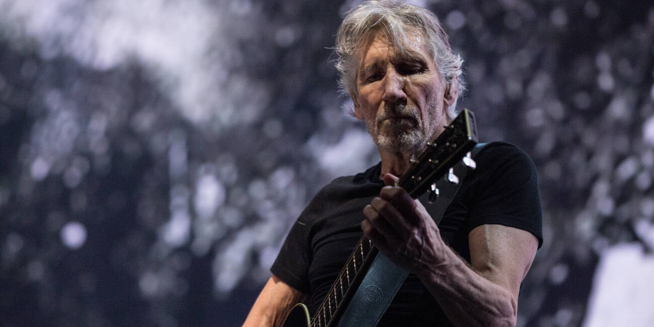 Grouchy former Pink Floyd bassist/vocalist Roger Waters launched an expletive-laden attack on human-impersonating Facebook CEObot Mark Zuckerberg afte