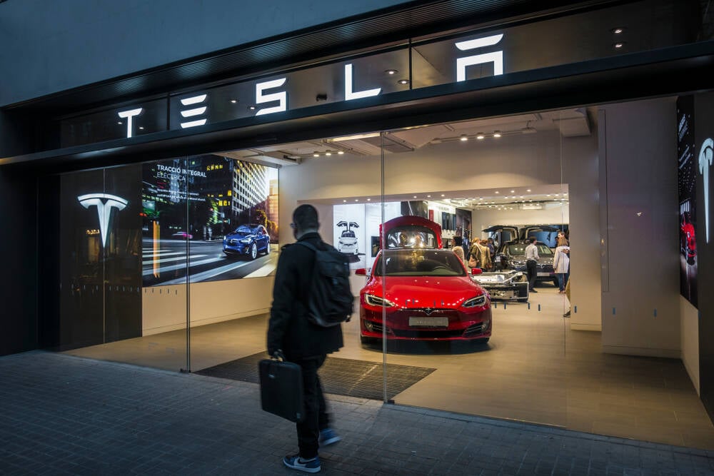 US road safety watchdog decides against probe into Tesla battery fires thumbnail