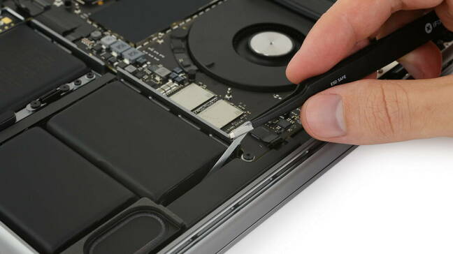 Pull tabs on the 2021 MacBook Pro's battery