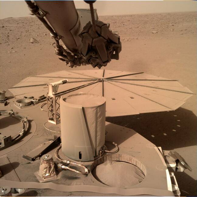 Mars InSight Dust