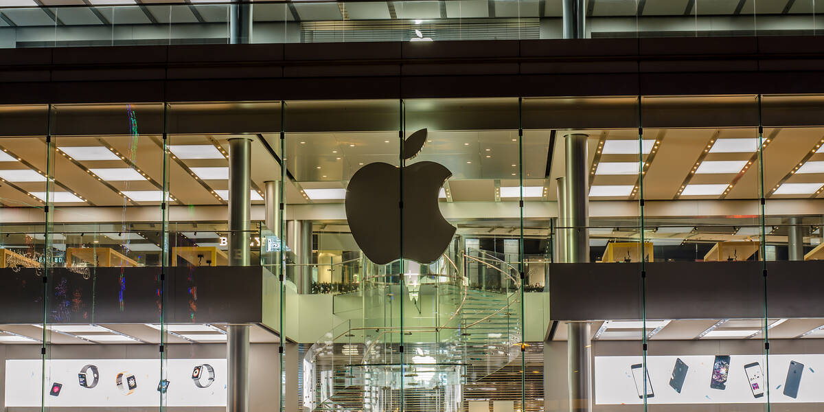 are dogs allowed in apple stores uk