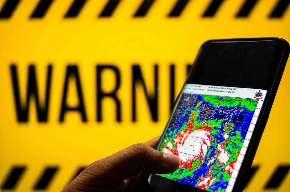 As Hurricane Ian hits, FCC rules cell carriers must help each other in disasters