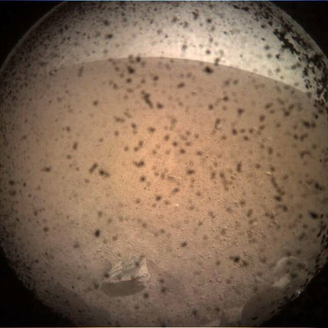 Première image de NASA InSight