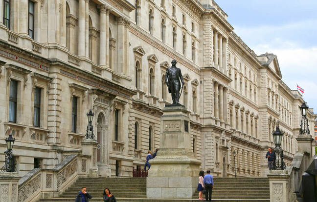  statue of Major-General Robert Clive and the Building of the Foreign and Commonwealth Office in the background