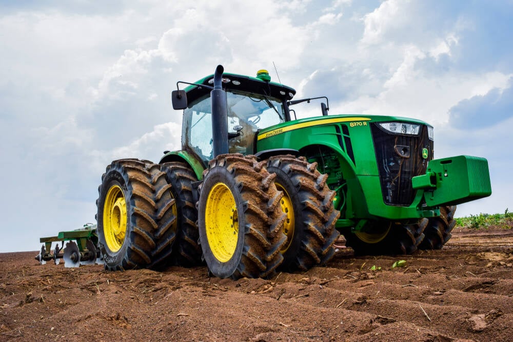 John Deere Tractors Will Soon Come With Starlink Satellite Internet