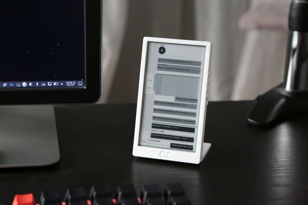 A DIY E-Ink Calendar Powered by a Raspberry Pi Zero W 
