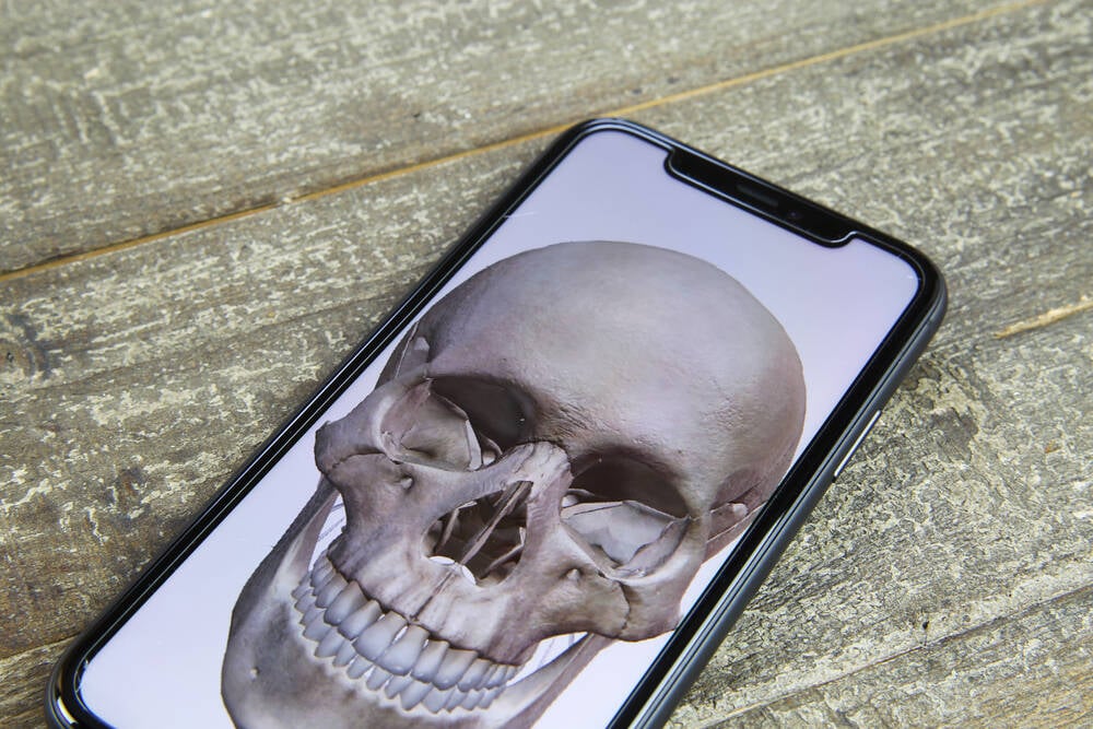 Nahnevaní používatelia iOS hlásia, že po obnovení sa vracajú dlho vymazané fotografie od mŕtvych • Log