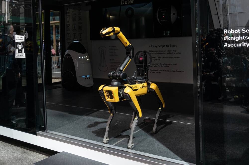 Digidog Robots Are Back On The Street Working For NYC Cops The Register