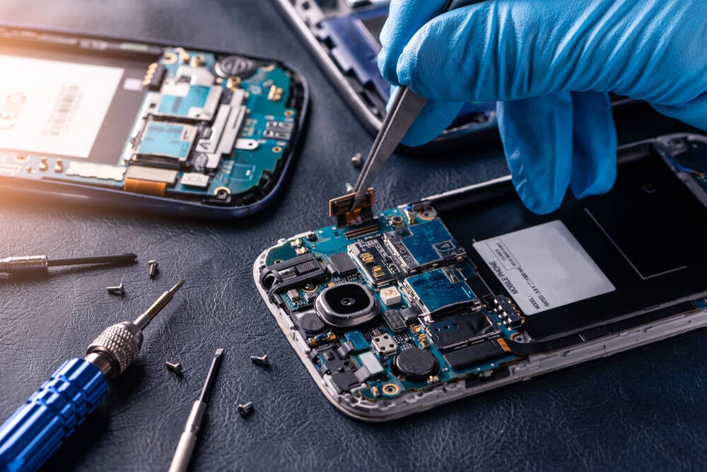 iFixit, PIRG take right-to-repair fight to FTC with petition