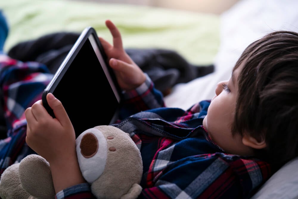 A quarter of 5-7 year olds now use smartphones, says regulator thumbnail