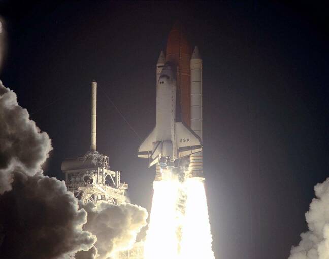 Space Shuttle Columbia launches at night on STS-93 mission (pic: NASA)