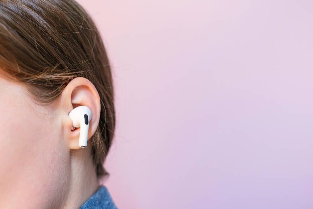 FDA OKs Apple’s AirPods Pro 2 as hearing aids