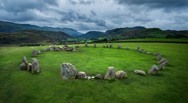 Círculo de piedras de Castlerigg cerca de Keswick en el distrito inglés de los lagos. Monumento de la edad de bronce.