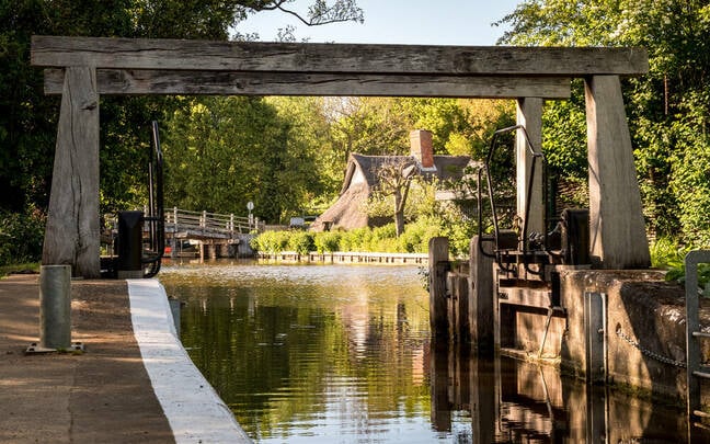 en el área de Suffolk de Dedham Vale. La zona se conoce como Constable Country debido a sus vínculos con el antiguo paisajista inglés.