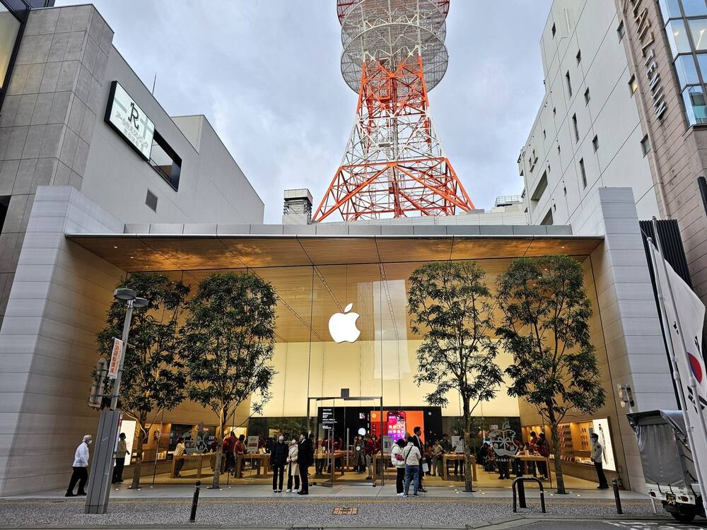 Apple's WebKit browser requirement may break Japanese law