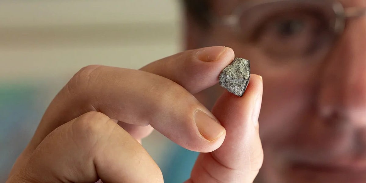 Chap found an asteroid chunk in his suburban living room • The Register