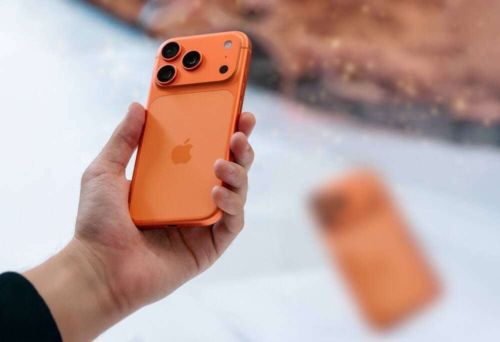 iPhone 17 Scratchgate is real, iFixit warns