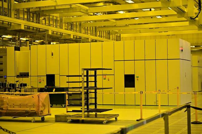 At the heart of the fab52 is ASMLs monolithic Extreme Ultra Violet lithography machines
