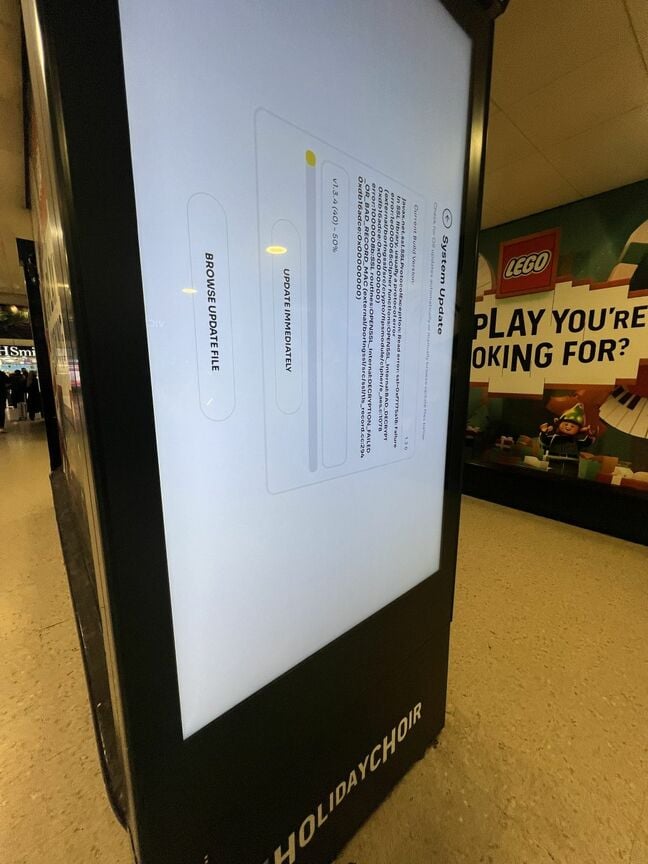 SSL Santa greets London Victoria visitors with a borked update