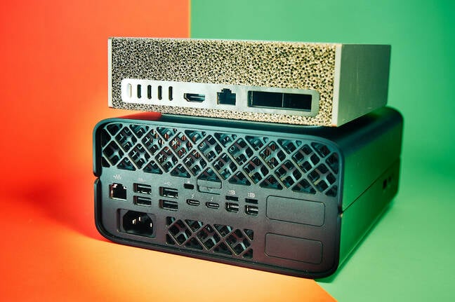 While the Spark prioritizes high-speed networking, the I/O on HP's G1a is far more pedestrian While the Spark prioritizes high-speed networking, the I/O on HP's G1a is far more pedestrian