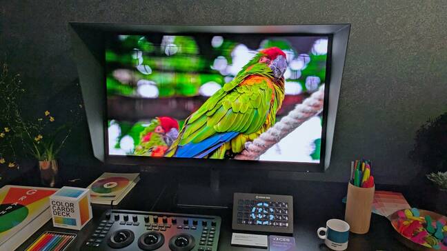 Dell UltraSharp 32 (U3226Q) Dell UltraSharp 32 (U3226Q)