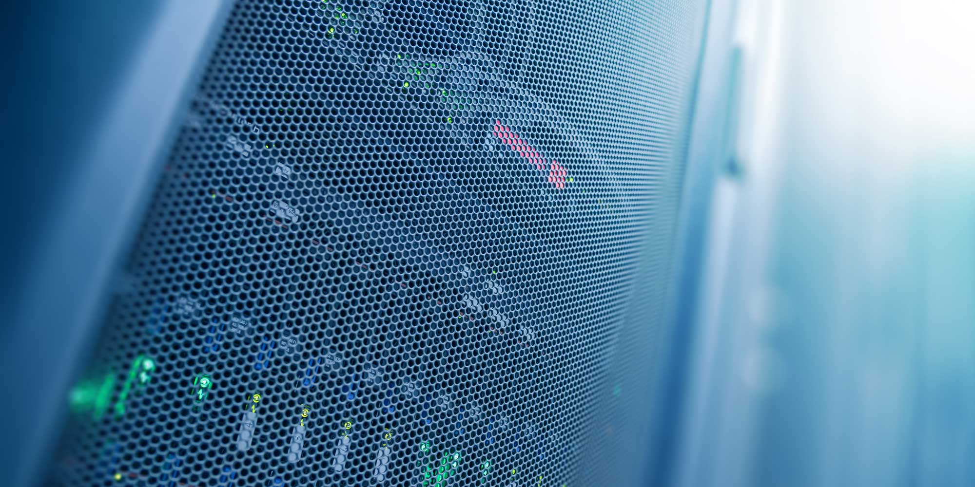 Luggable datacenter: startup straps handles to 4 H200 GPUs