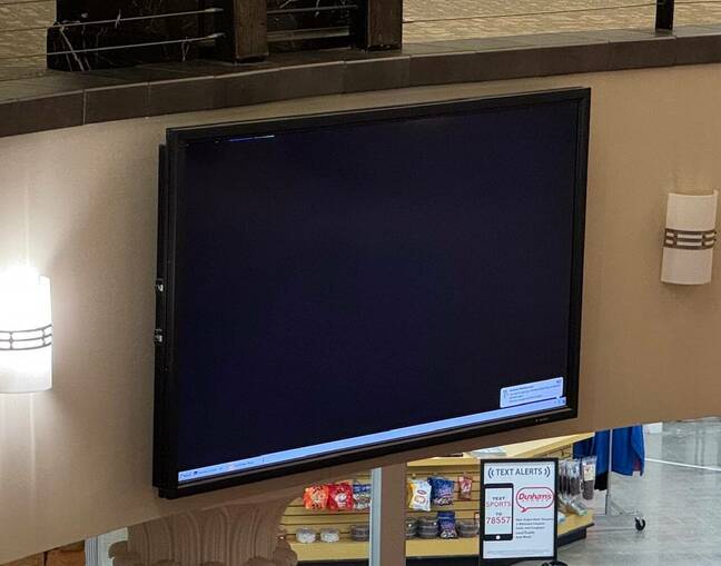 Mall display crashes the vibe with Windows activation nag