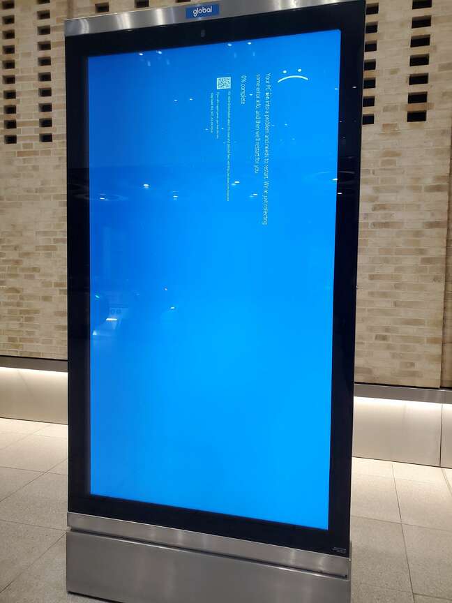 Elizabeth line information screen BSOD