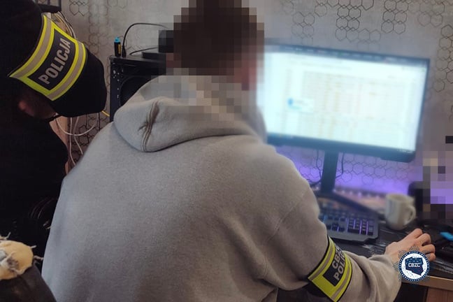 Polish cops bail 20-year-old bedroom botnet operator