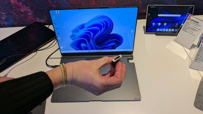 The ThinkBook Modular also has removable ports.