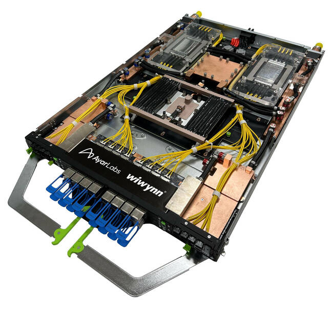 Here's a first look at Ayar Labs and Wiwynn's photonic compute blade.