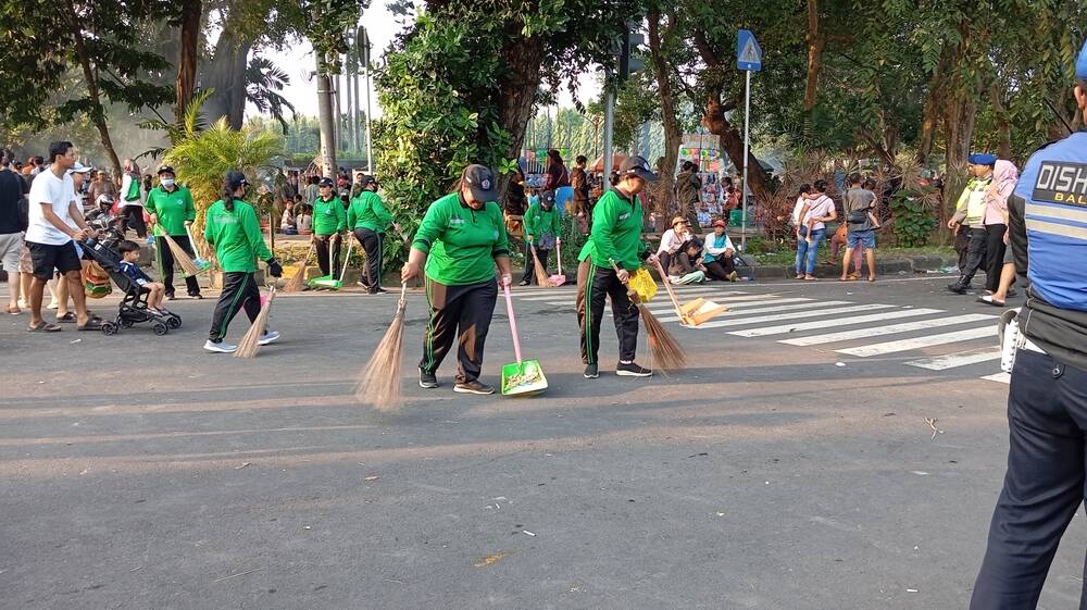 AI Turns Anyone into 10x Programmer, 10x Cleanup