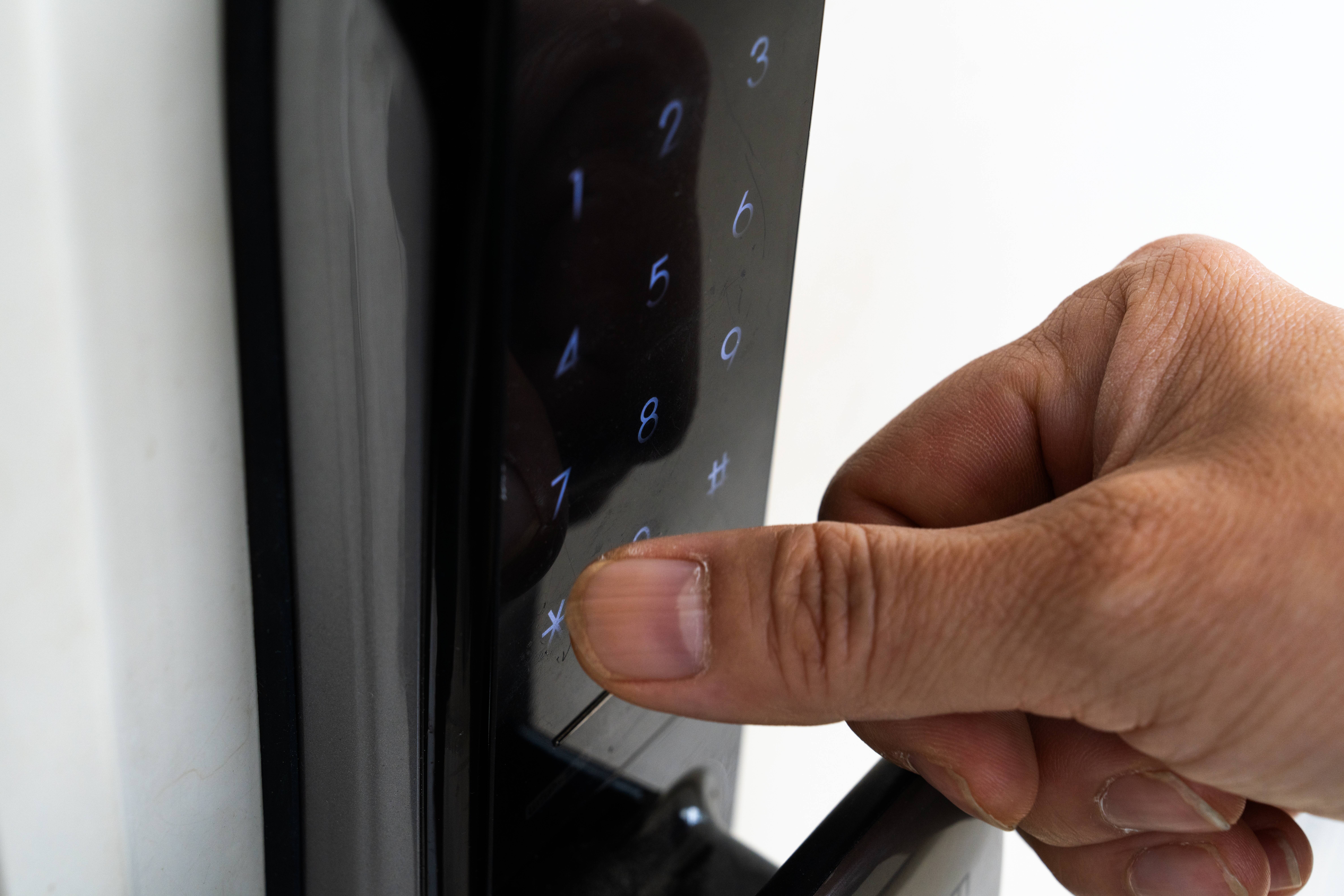 Server-room lock was nothing but a crock