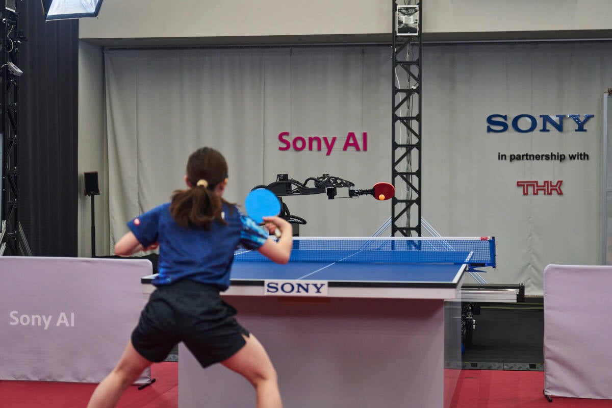 L'IA di Sony eccelle nel ping-pong: un segnale per l'automazione ad alta precisione
